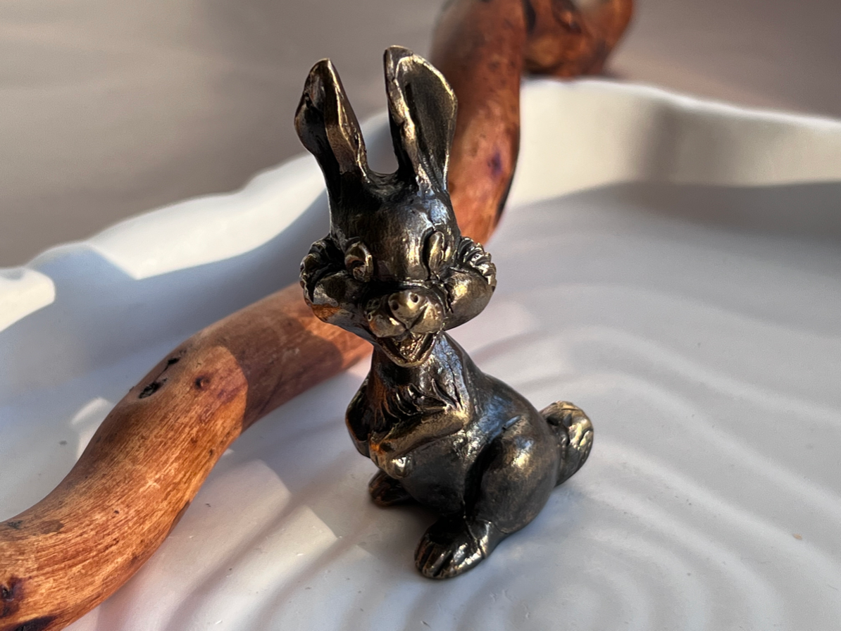 Статуэтка в виде зайца из бронзы  FGB-0081, фото 2