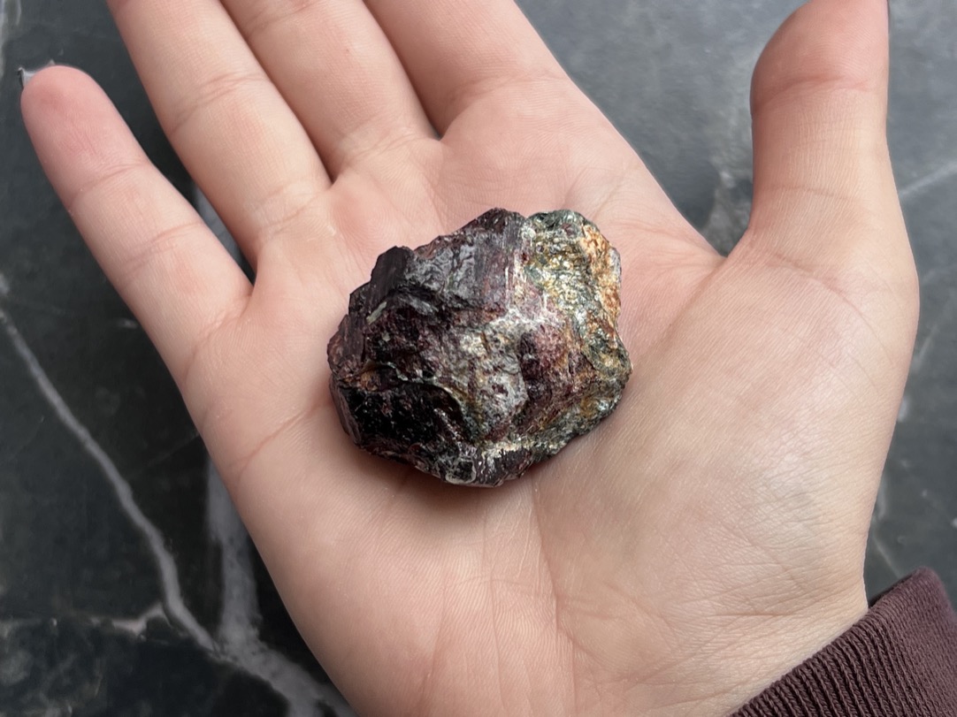 Образец граната (альмандин), 4 х 3,7 х 2,9 см OBM-0339, фото 1