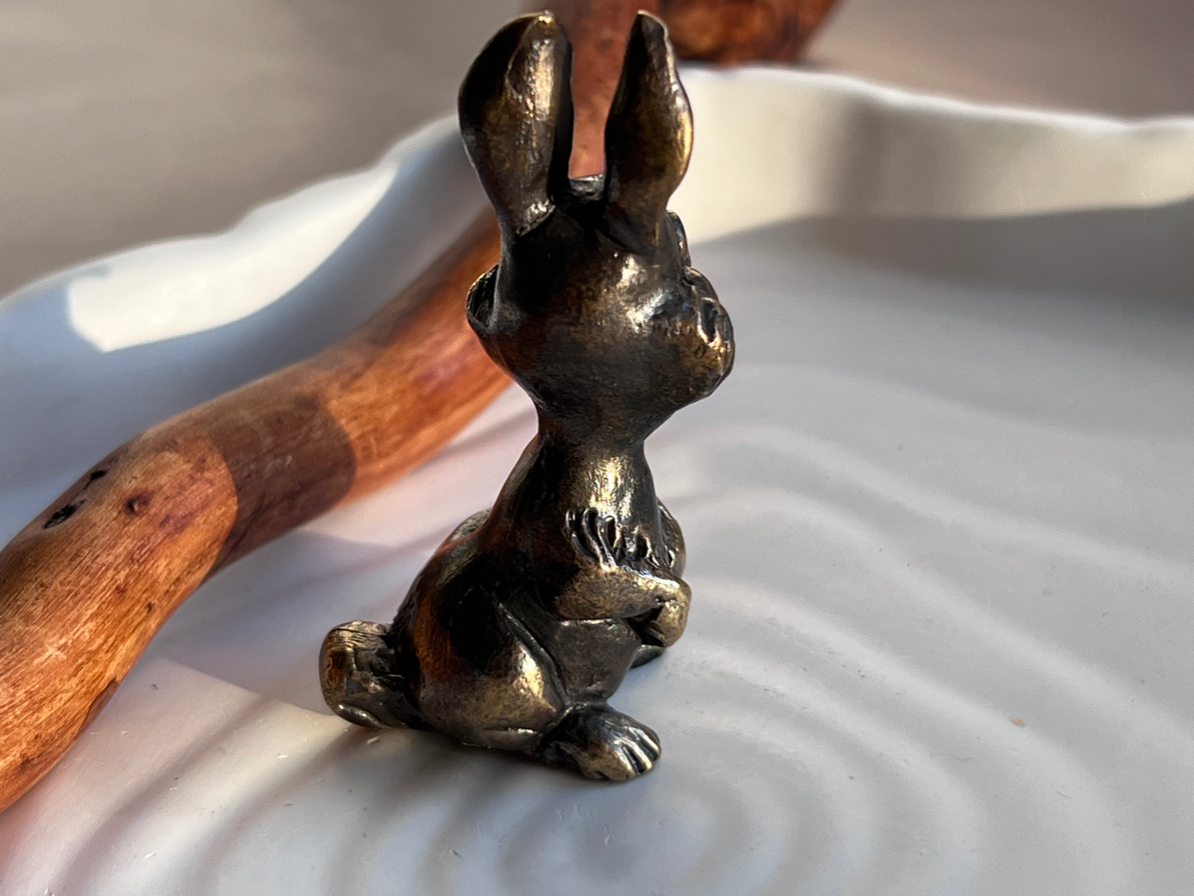 Статуэтка в виде зайца из бронзы  FGB-0081, фото 4