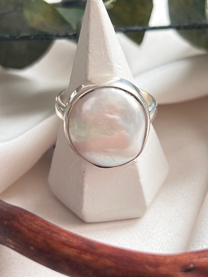 Кольцо из серебра с жемчужиной, 18 размер U-365, фото 1