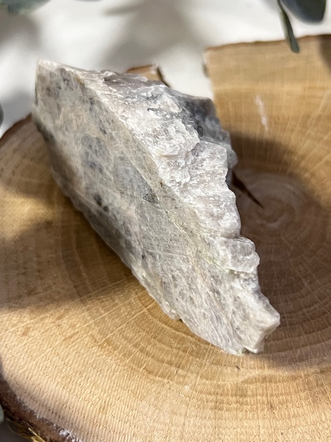 Беломорит (лунный камень), полированный срез 3,1 х 3,4 х 7,6 см SK-0134, фото 4