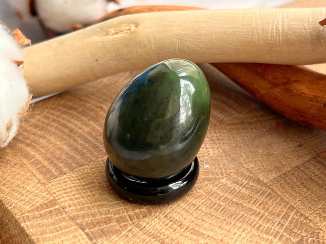 Яйцо из нефрита 2,4 х 3,2 см JA-0074, фото 1