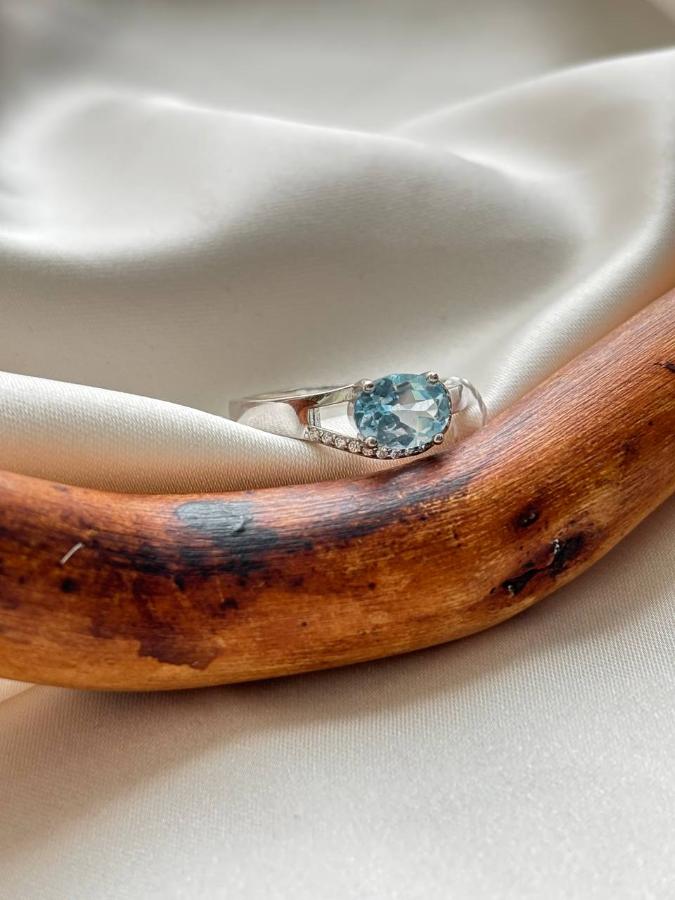 купить Кольцо из серебра с топазом и фианитами  , фото 1