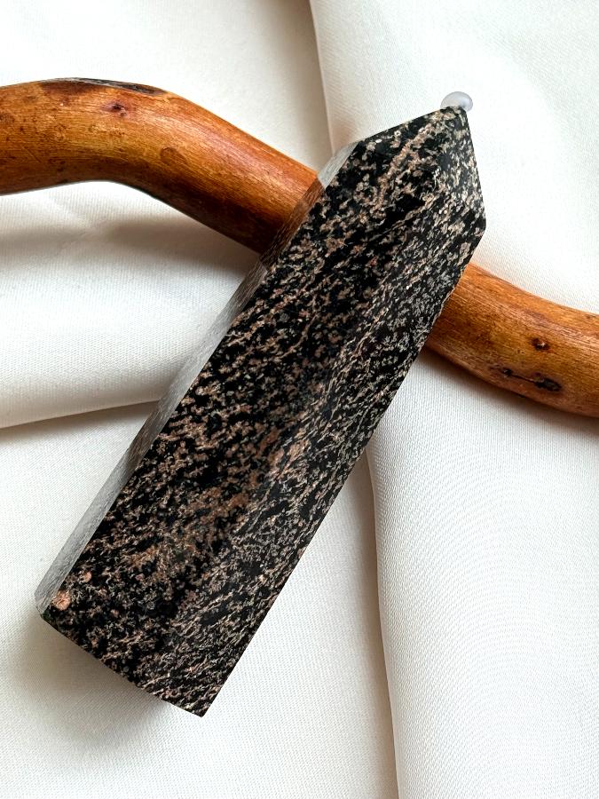 Столбик (обелиск) из черной яшмы, 9 х 3 см ST-0034, фото 4