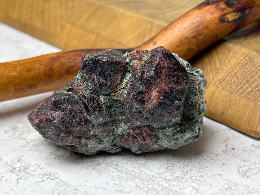 Альмандин (гранат), 3,4 х 4,2 х 6,2 см OBM-1396, фото 1
