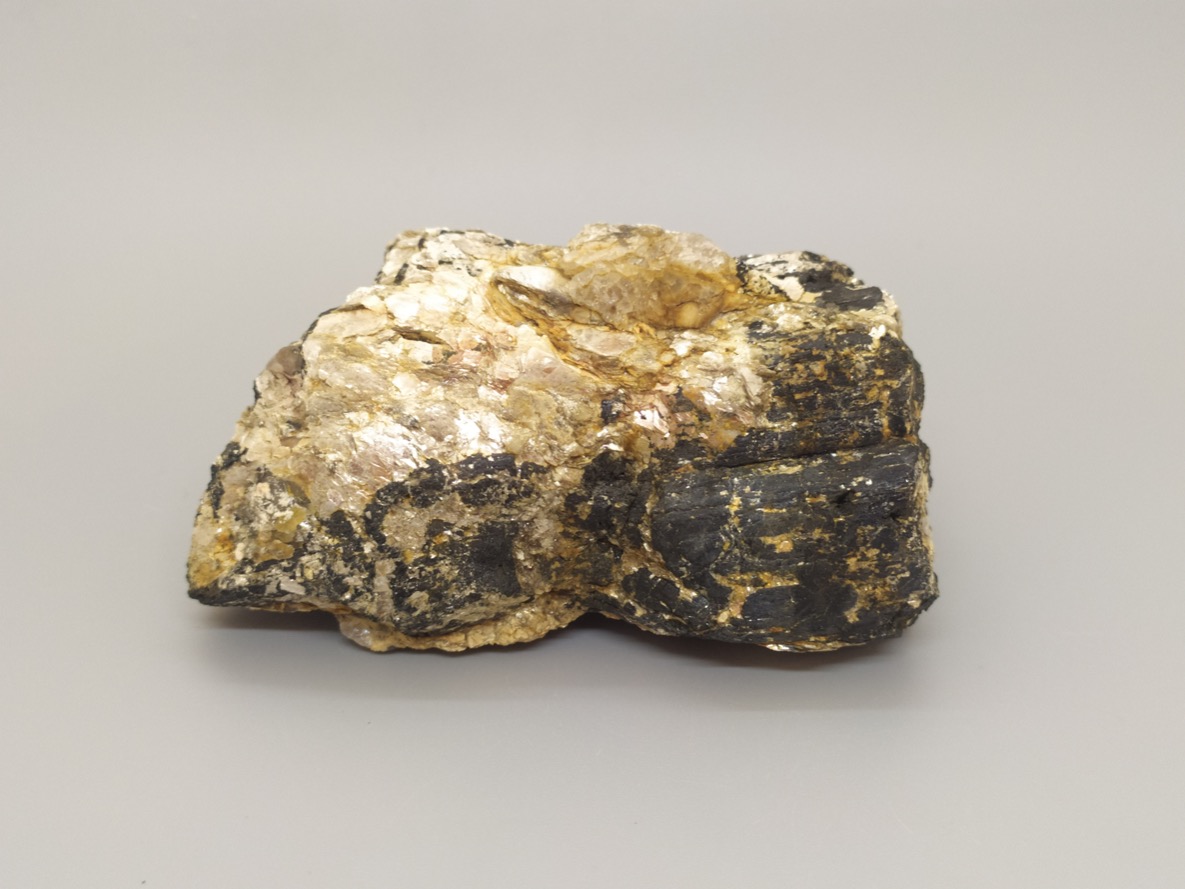 Шерл (турмалин), кристалл 4,2х5,4х9,1 см 2020111, фото 1