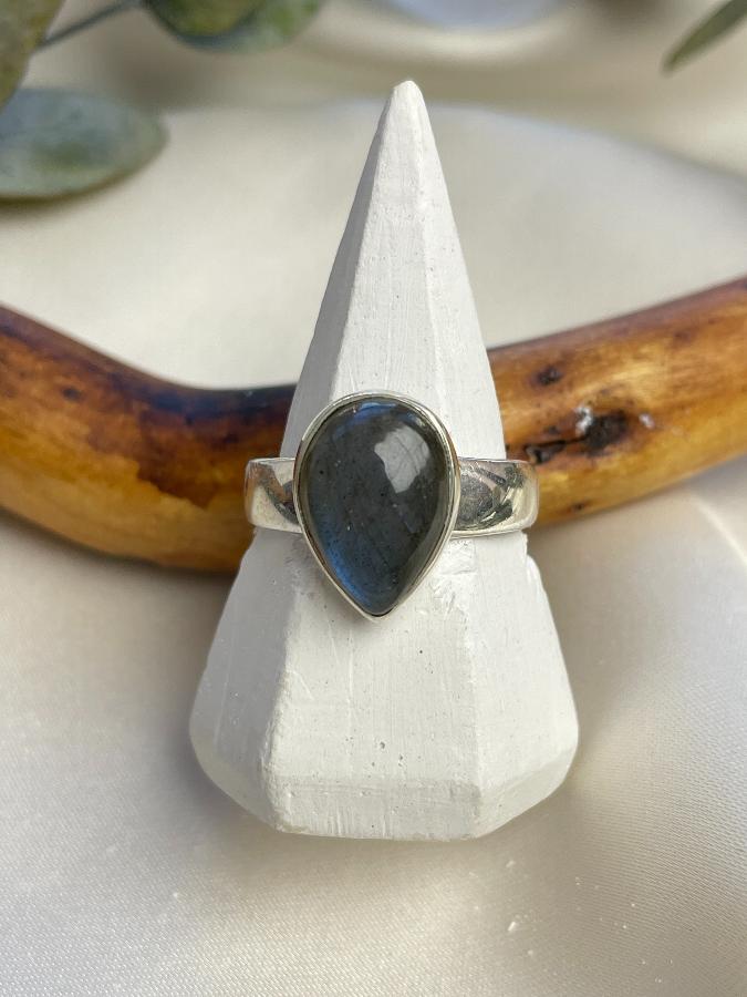 купить Кольцо из серебра с лабрадором, 18,0 размер  , фото 1