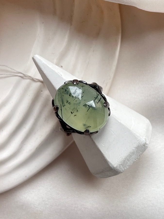 купить Кольцо из серебра с пренитом, 18,5 размер , фото 3