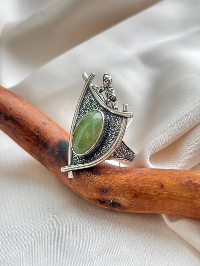 купить Кольцо из серебра с нефритом  , фото 1