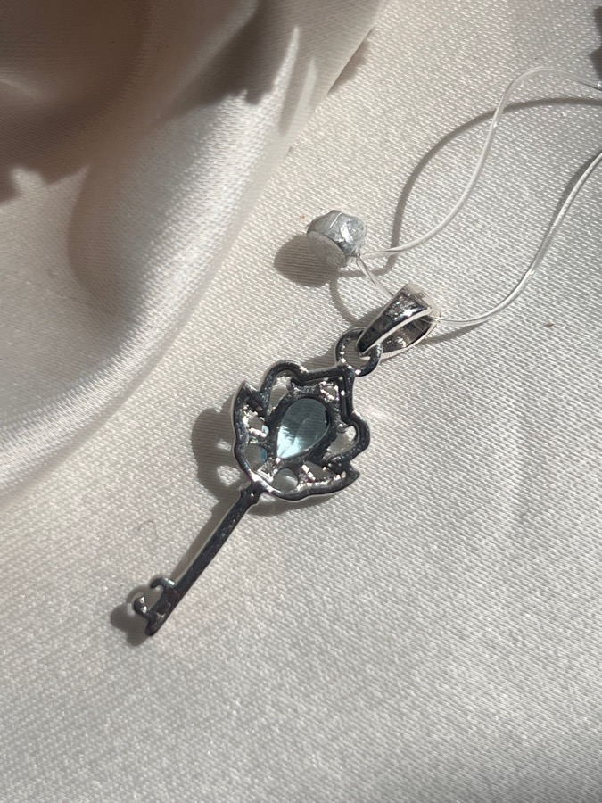 Кулон из серебра в форме ключа с топазом в огранке 558992, фото 5