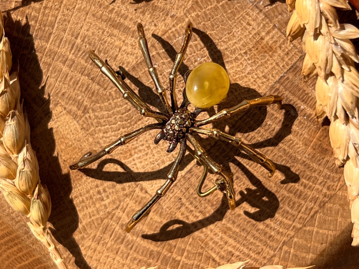 Брошь-кулон в форме паука с янтарём BR-0273, фото 3
