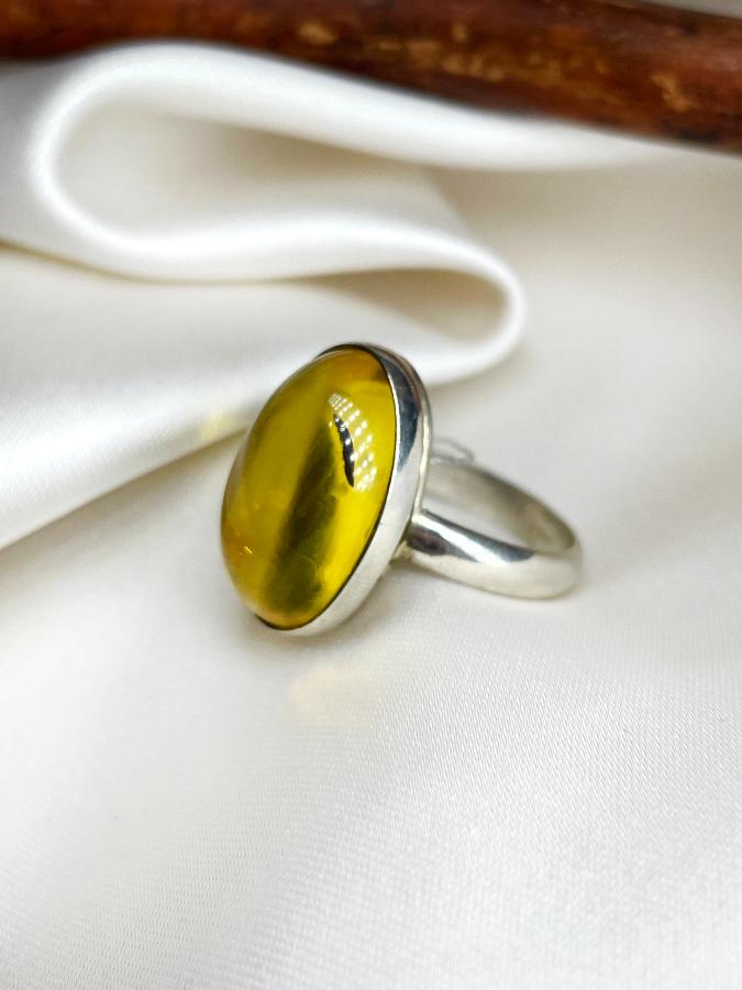 купить Кольцо из серебра с янтарем, 18 размер  , фото 2