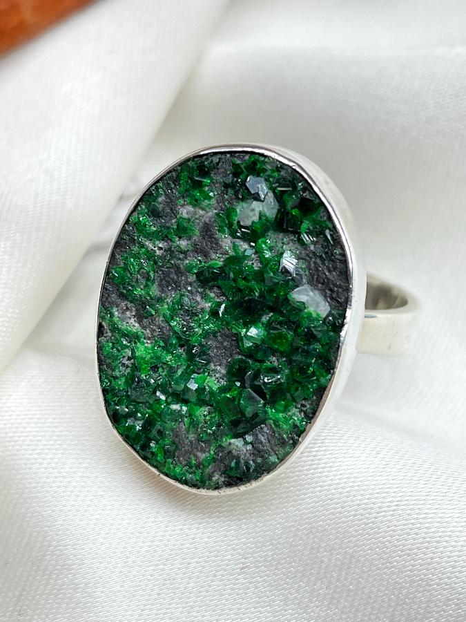 купить Кольцо из серебра с уваровитом, 20 размер , фото 1