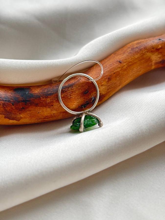 купить Кольцо из серебра с хромдиопсидом  , фото 3