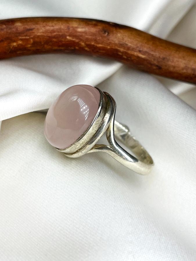 купить Кольцо из серебра с розовым кварцем,19 размер , фото 2