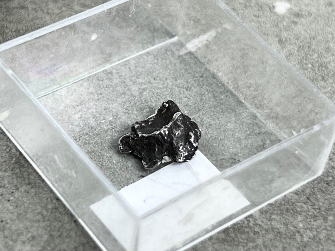 Метеорит Кампо-дель-Сьело в пластиковом боксе MT-0019, фото 1