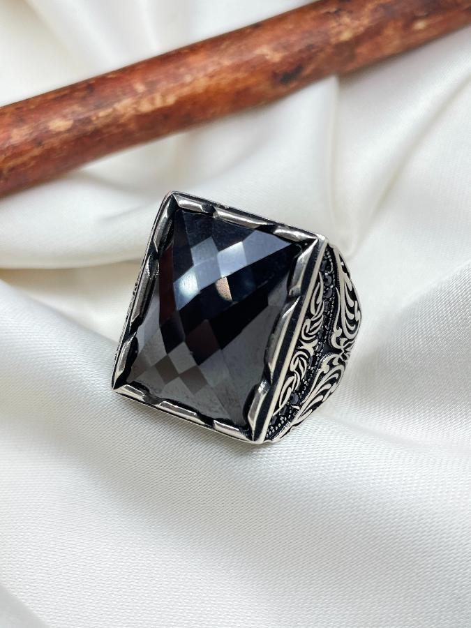 Кольцо-печатка с черным фианитом, 20,5 размер U-3514, фото 1
