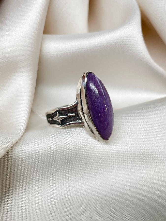 купить Кольцо из серебра с чароитом, 17,5 размер  , фото 4