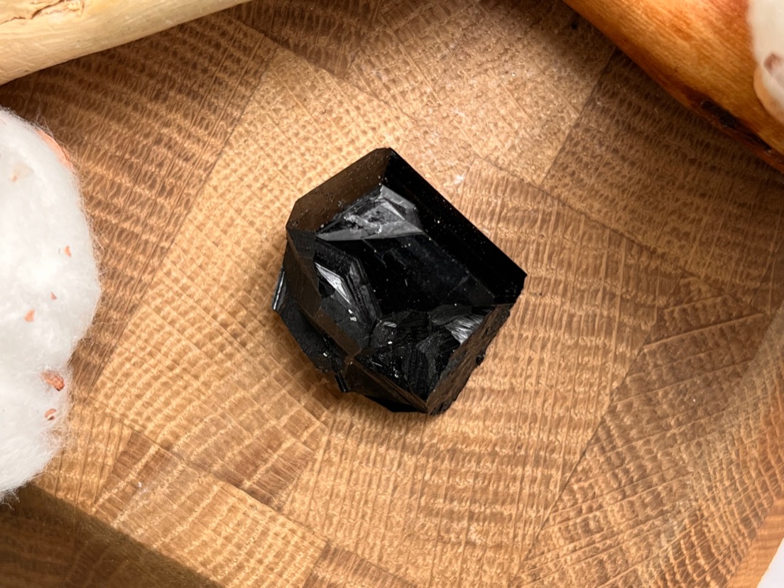 Шерл (чёрный турмалин), 1,8 х 2,3 х 2,8 см OBM-1038, фото 3