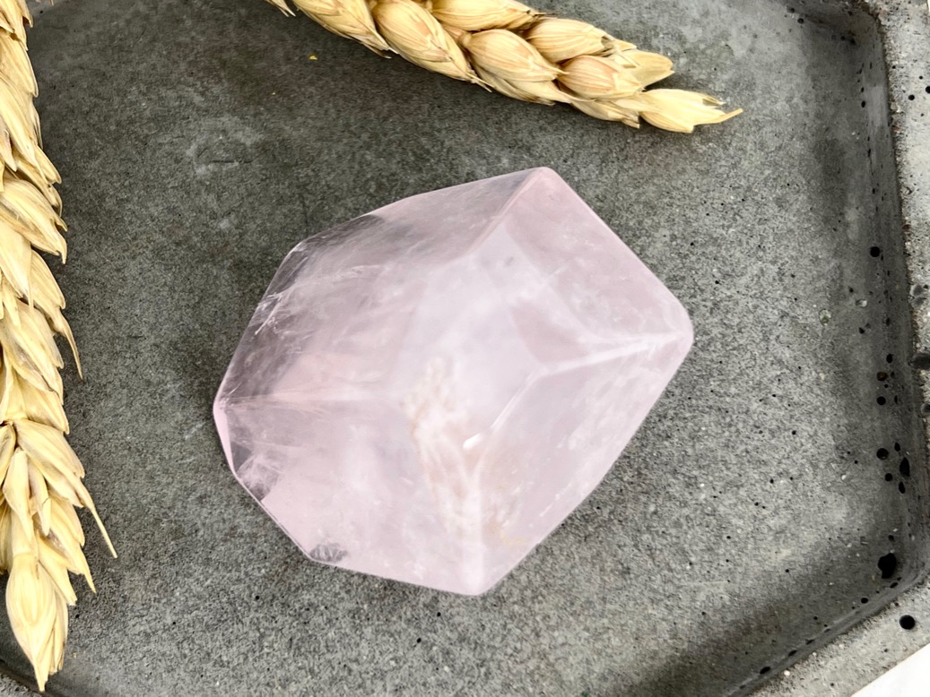 Розовый кварц, полировка 4 х 3,7 х 3 см  POL-0168, фото 4