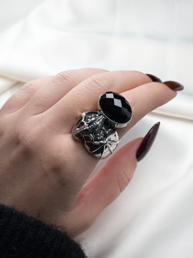 Кольцо из серебра с черным ониксом,18,5 размер  U-4073, фото 5