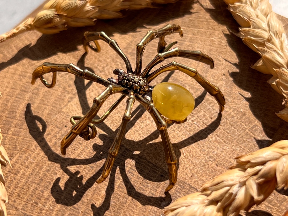 Брошь-кулон в форме паука с янтарём BR-0273, фото 4