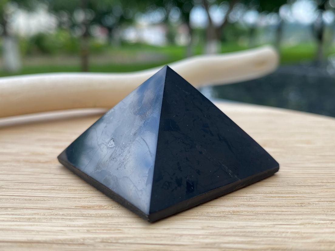 Пирамида из шунгита, 4,0 х 4,0 см. PR-0040, фото 2