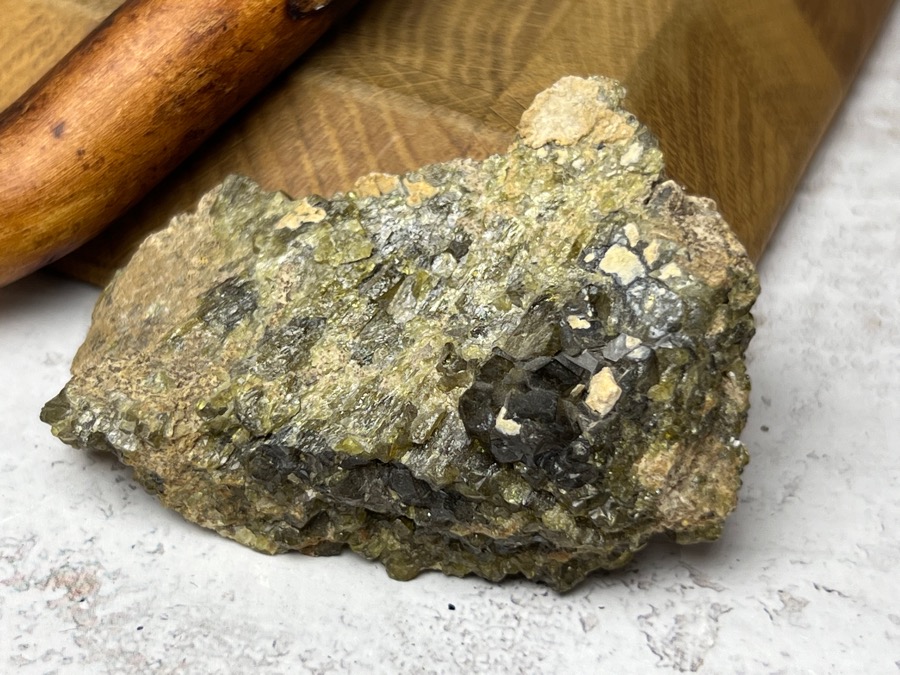 Гроссуляр (зелёный гранат), 2,6 х 4,4 х 6,9 см OBM-1404, фото 1