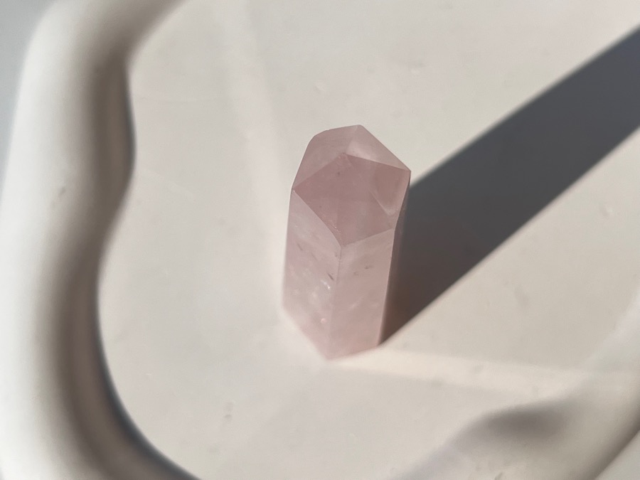 Столбик (обелиск) из розового кварца, 2,5 х 2,6 х 9,6 см ST-0240, фото 3