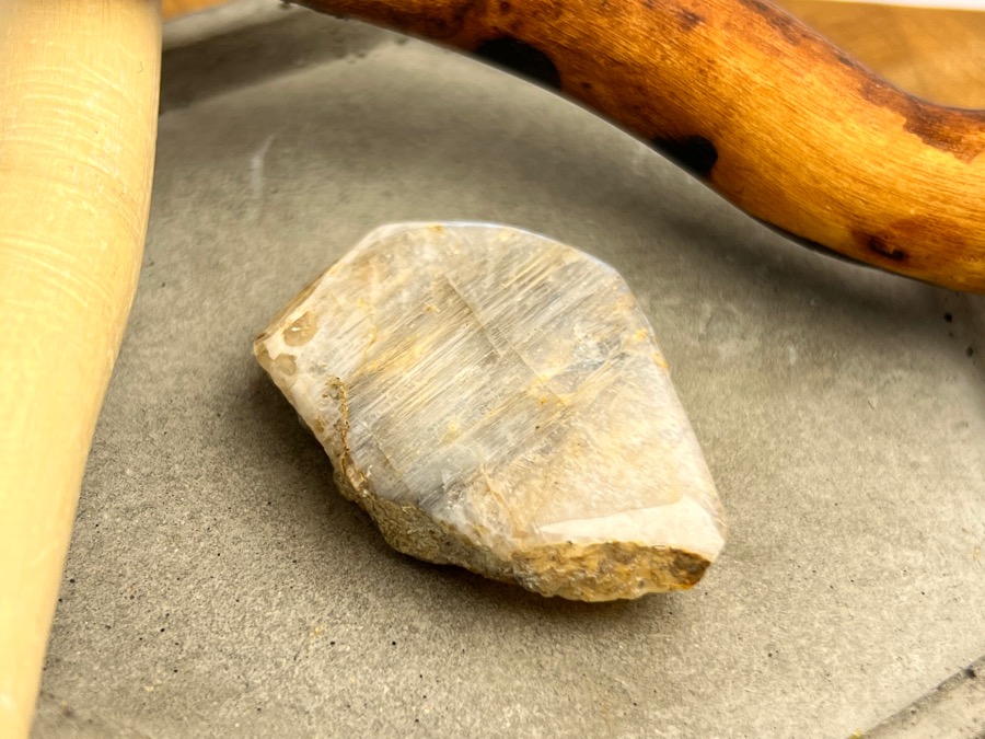 Лунный камень, полировка 1,1 х 3 х 4,4 см POL-0350, фото 5