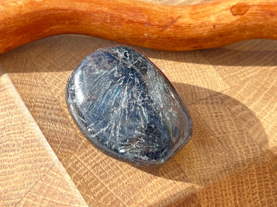 Арфведсонит, полировка 1,9 х 3 х 4 см POL-0391, фото 3