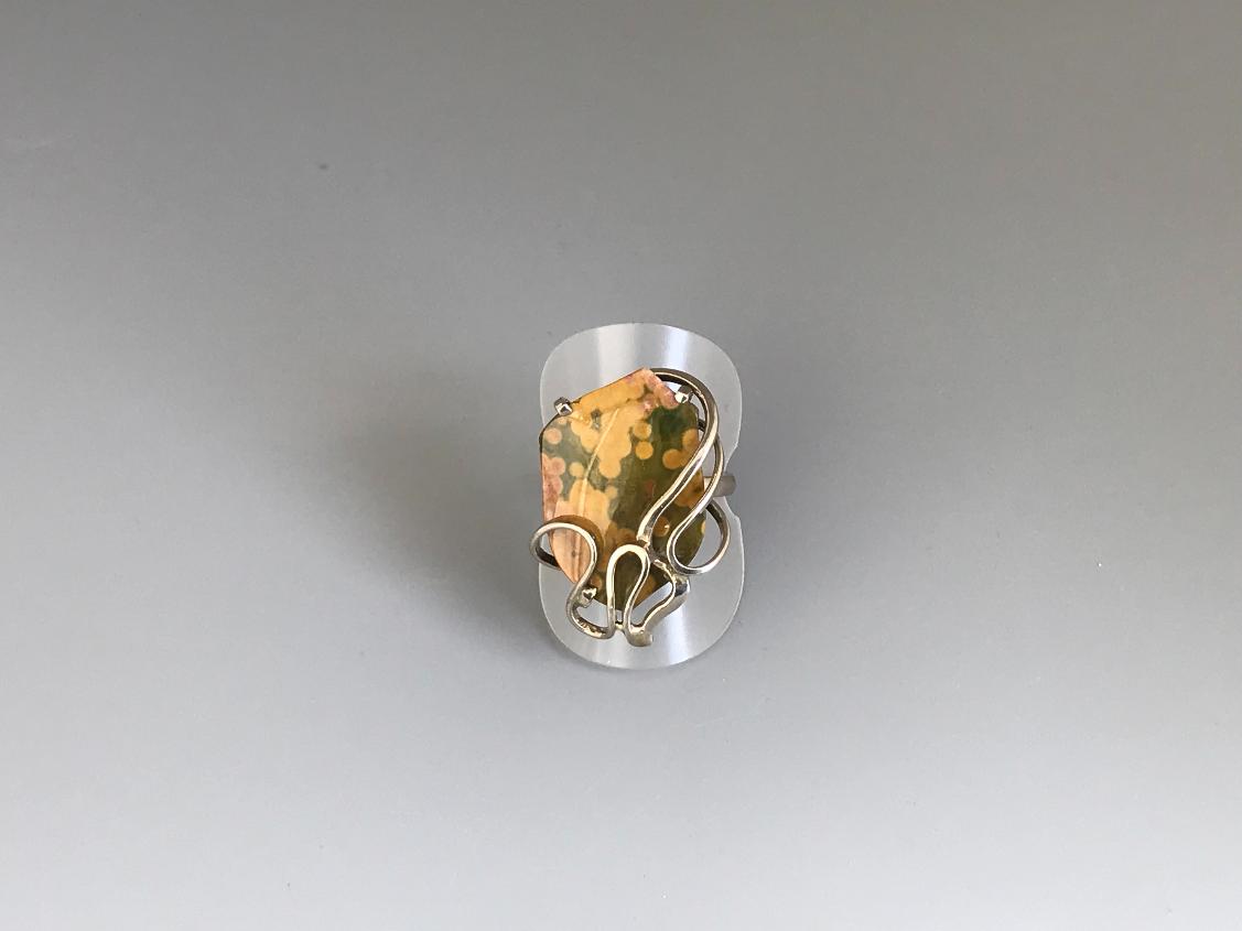 Купить Комплект с океанической яшмой: серьги и кольцо от магазина В Мире Самоцветов