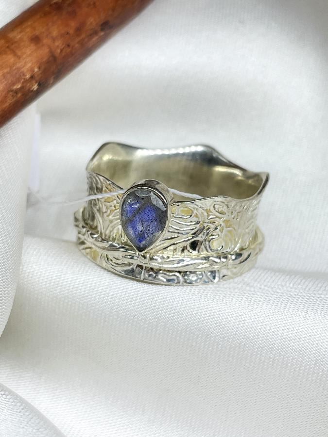 купить Кольцо из серебра с лабрадором,20 размер , фото 1