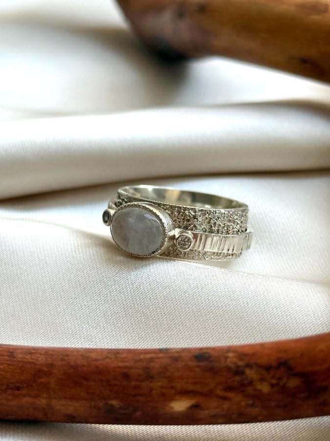 купить Кольцо из серебра с лунным камнем,18,5 размер   , фото 2