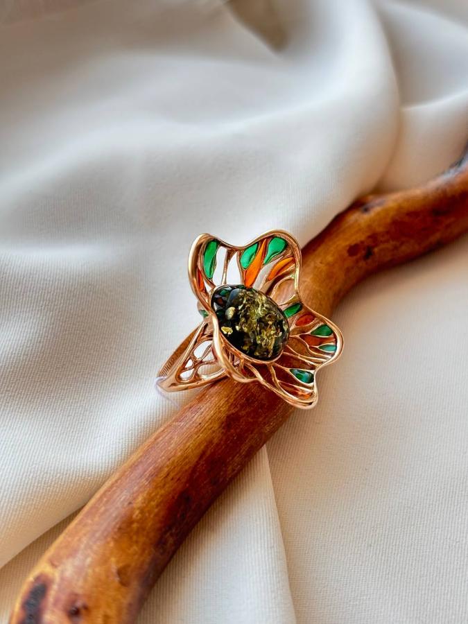 купить Кольцо из серебра с зеленым янтарем  , фото 1