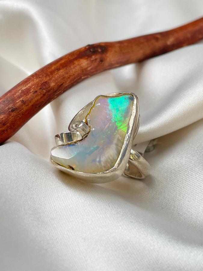 купить Кольцо из серебра с благородным опалом,16 размер , фото 1