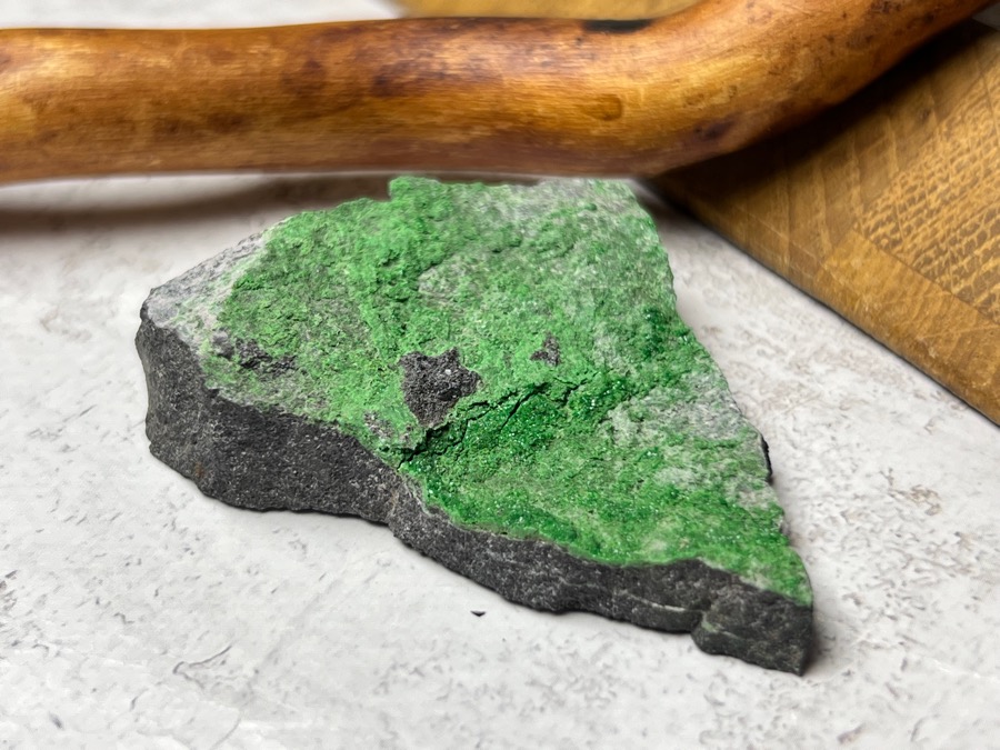 Уваровит (зелёный гранат), 1,5 х 4,6 х 6,4 см OBM-1429, фото 3
