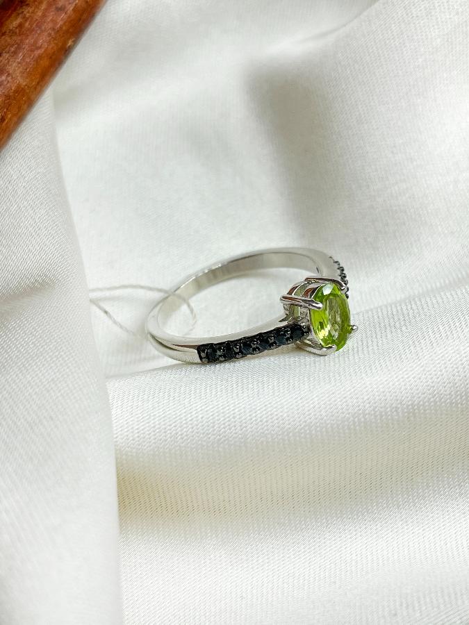 купить Кольцо из серебра с хризолитом и сапфиром,18,5 размер , фото 3