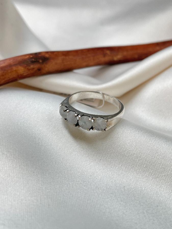 купить Кольцо из серебра с лунным камнем, 18,5 размер  , фото 3