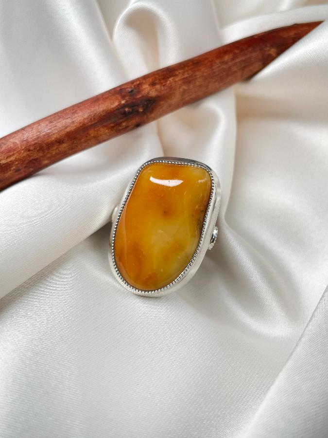 Кольцо из серебра с королевским янтарем,18 размер U-281, фото 2