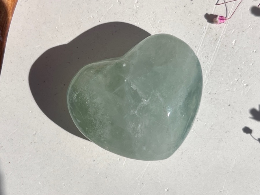 Сердце из флюорита, 1,9 х 3,4 х 3,9 см SR-0066, фото 1