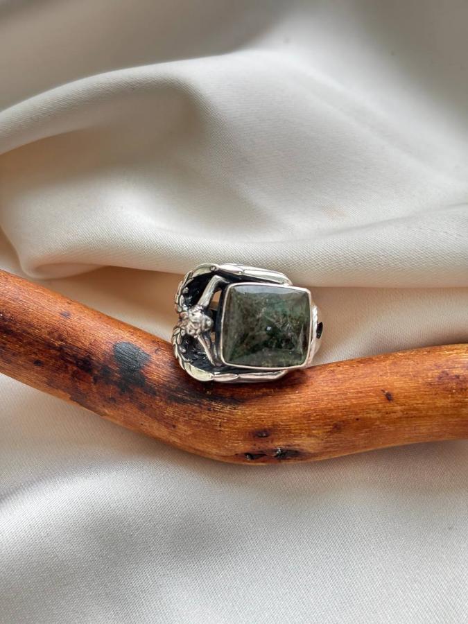 купить Кольцо из серебра с бериллом-изумрудом  , фото 3