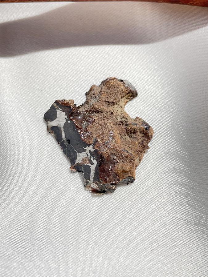 Метеорит, 2 х 2,2 х 0,4 см MT-0052, фото 4