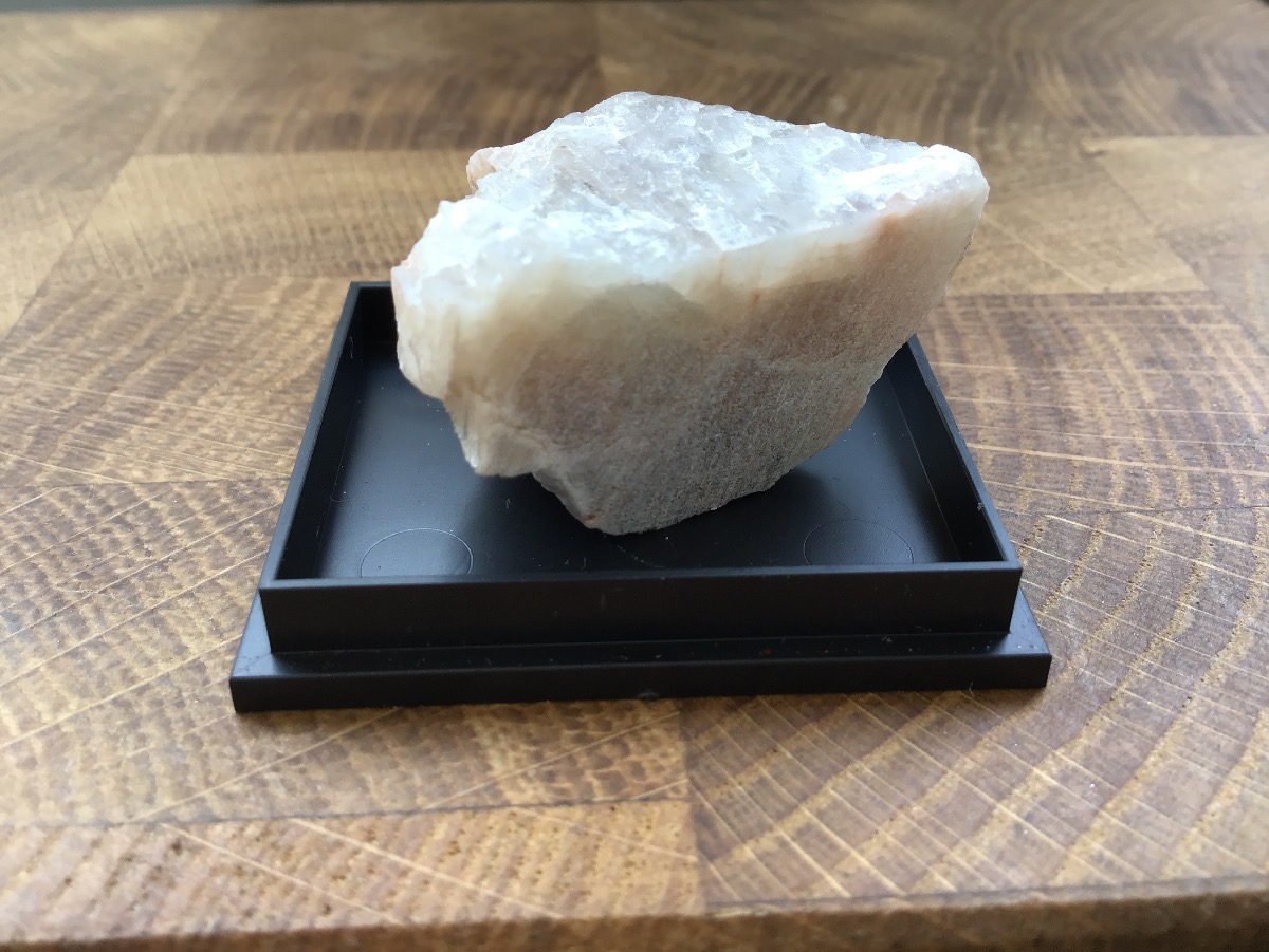 Беломорит (лунный камень) в пластиковом боксе  OBM-0151, фото 3