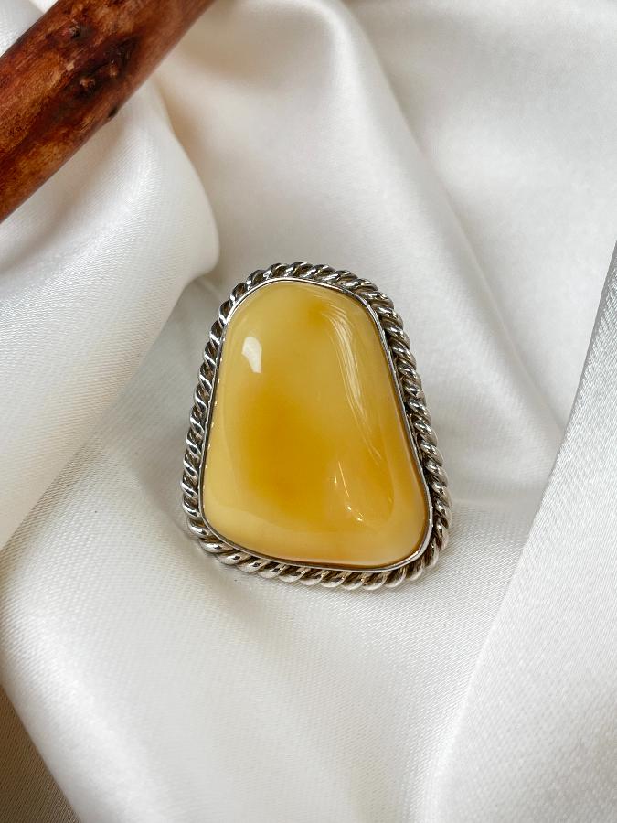 купить Кольцо из серебра с янтарем,17 размер , фото 1