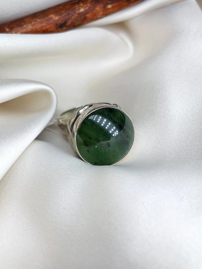 купить Кольцо из серебра с нефрит, 17,5 размер , фото 4