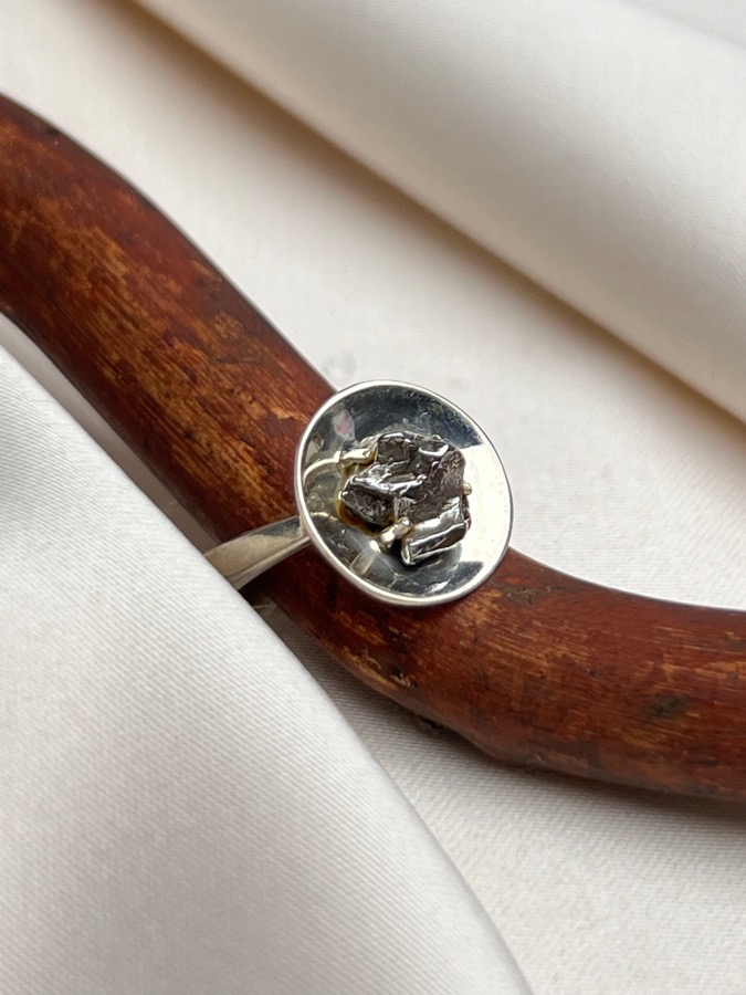 Кольцо из серебра с метеоритом, 16 размер U-396, фото 1