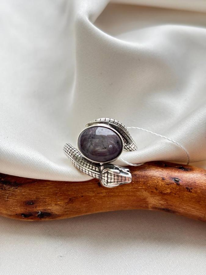 купить Кольцо из серебра с корундом-рубином звездчным  , фото 2