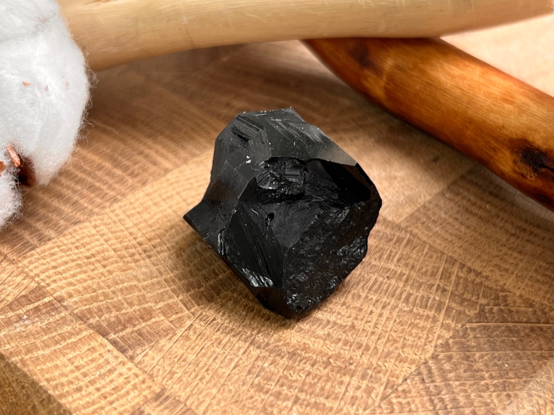 Шерл (чёрный турмалин), 1,8 х 2,3 х 2,8 см OBM-1038, фото 4