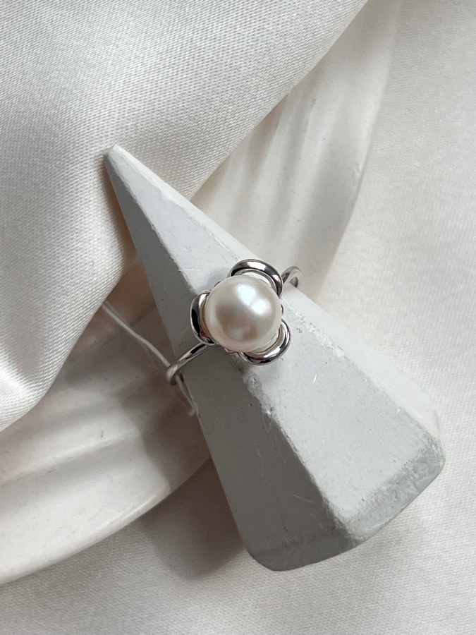 купить Кольцо из серебра с жемчугом, 17,5 размер , фото 1